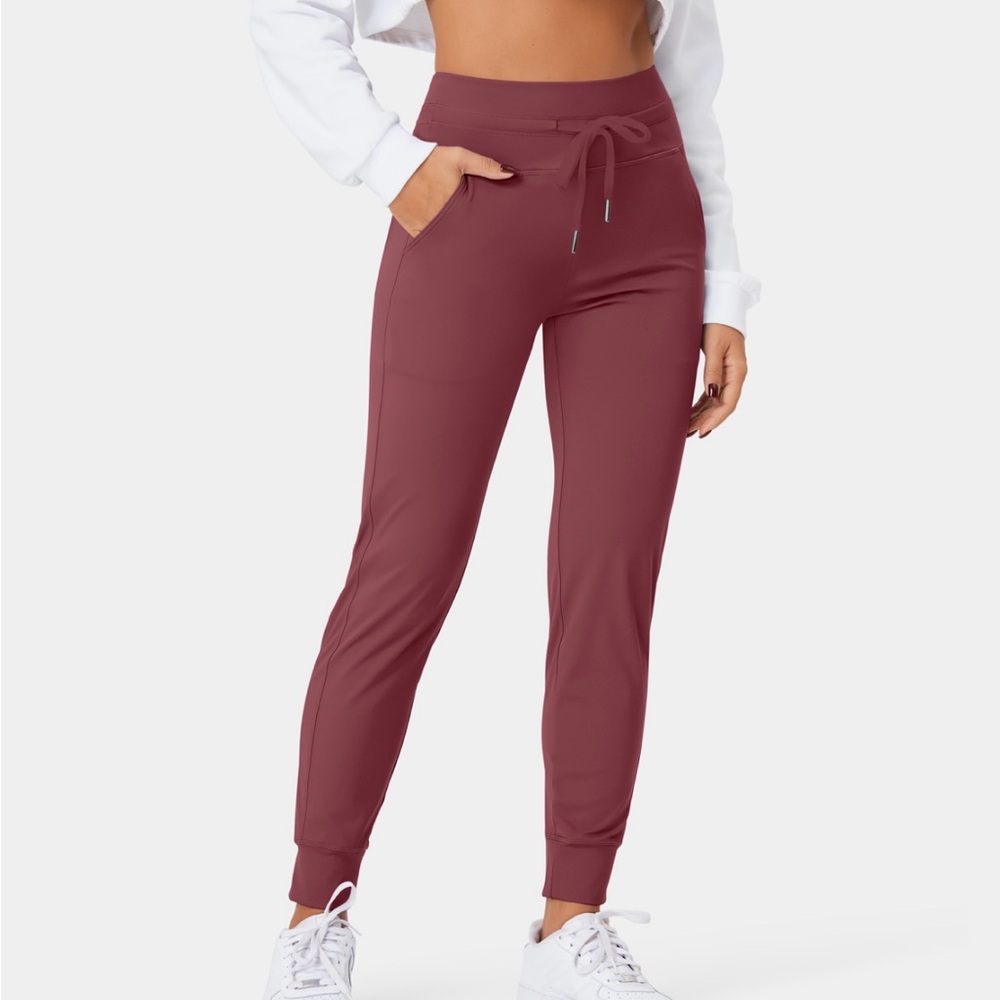 Halara Softlyzero Joggers Small Red Maroon EUC